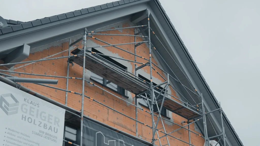 Einger&uuml;steter Neubau eines Wohnhauses